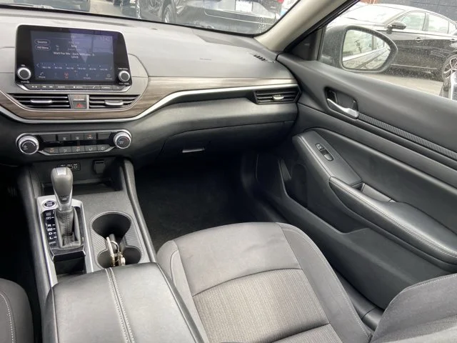 2025 Nissan Altima SV - Photo 15