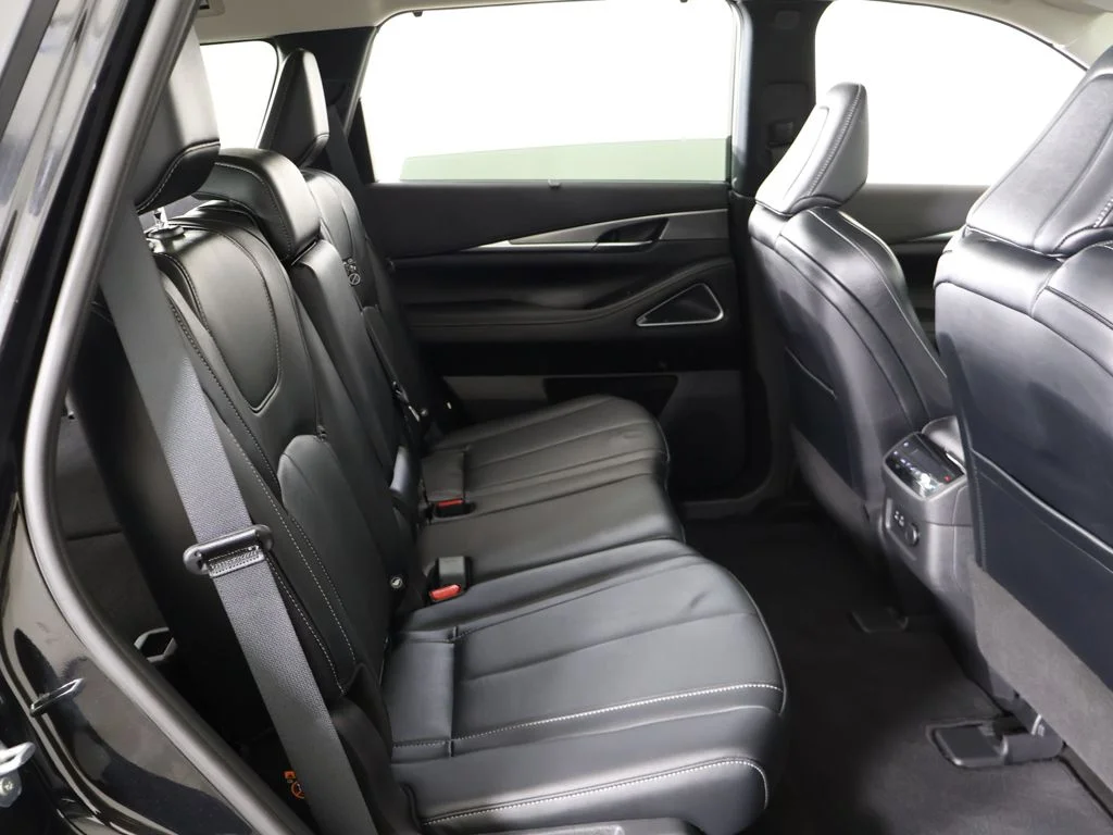 Used 2024 Mineral INFINITI LUXE image 41