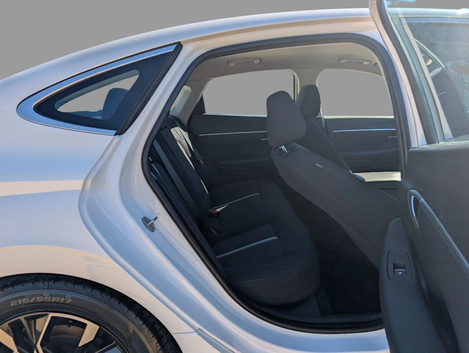 Used 2025 Serenity White Hyundai SEL image 23