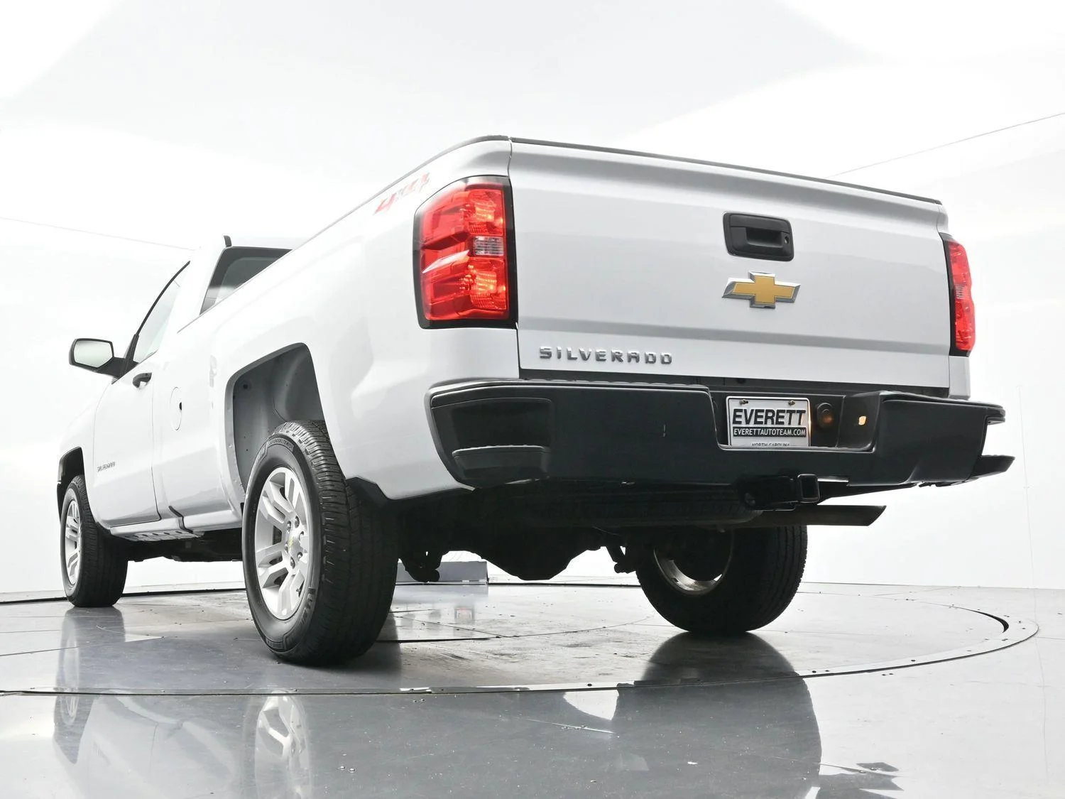 Used 2018 SUMMIT WHITE Chevrolet Work Truck image 40
