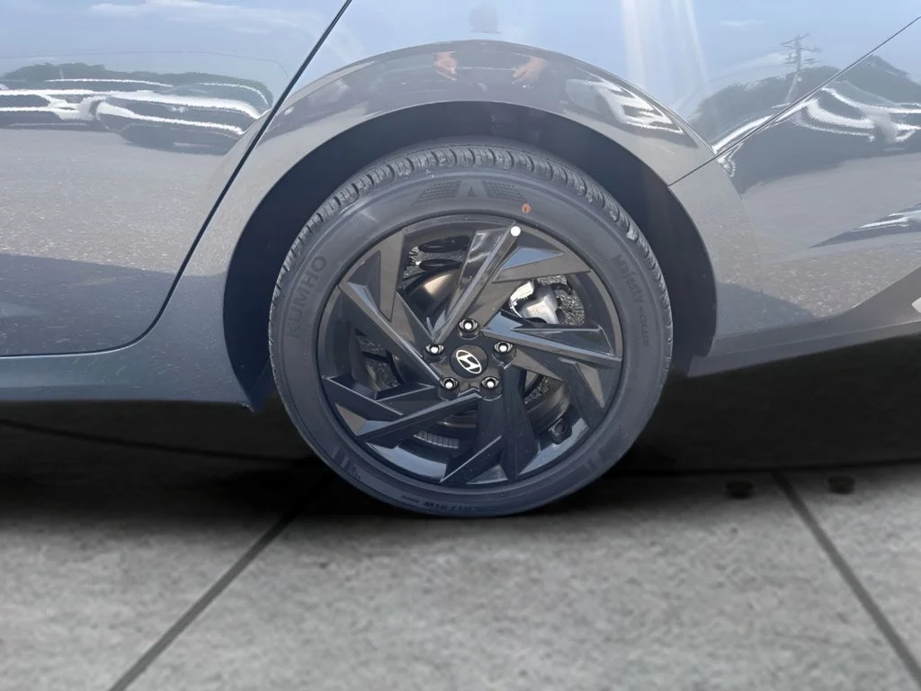 Used 2026 Gray Hyundai SEL Sport image 18