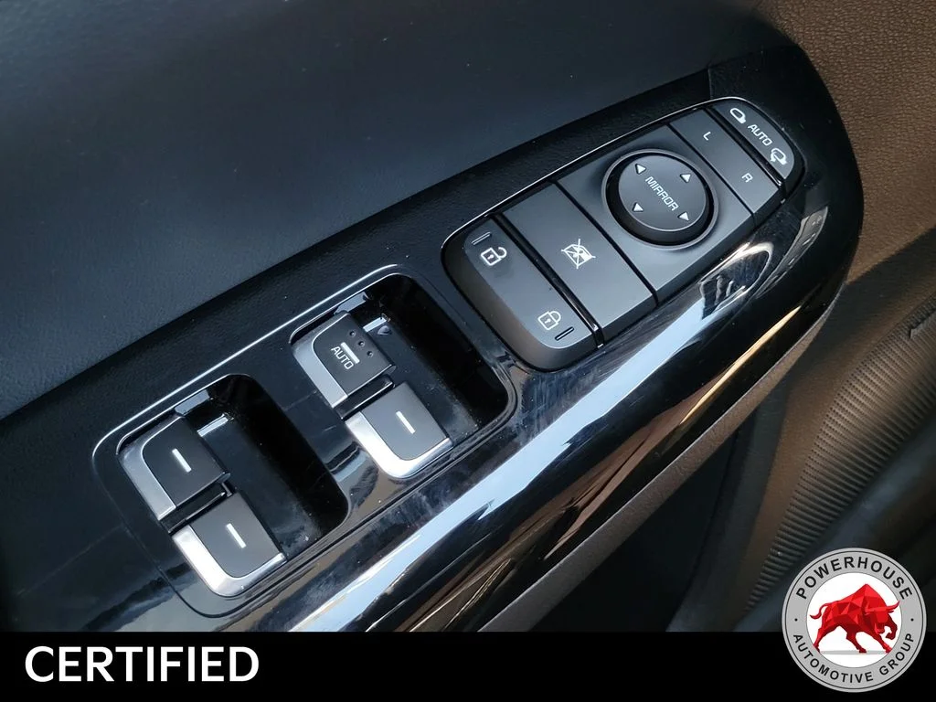 Used 2021 White Kia EX image 30