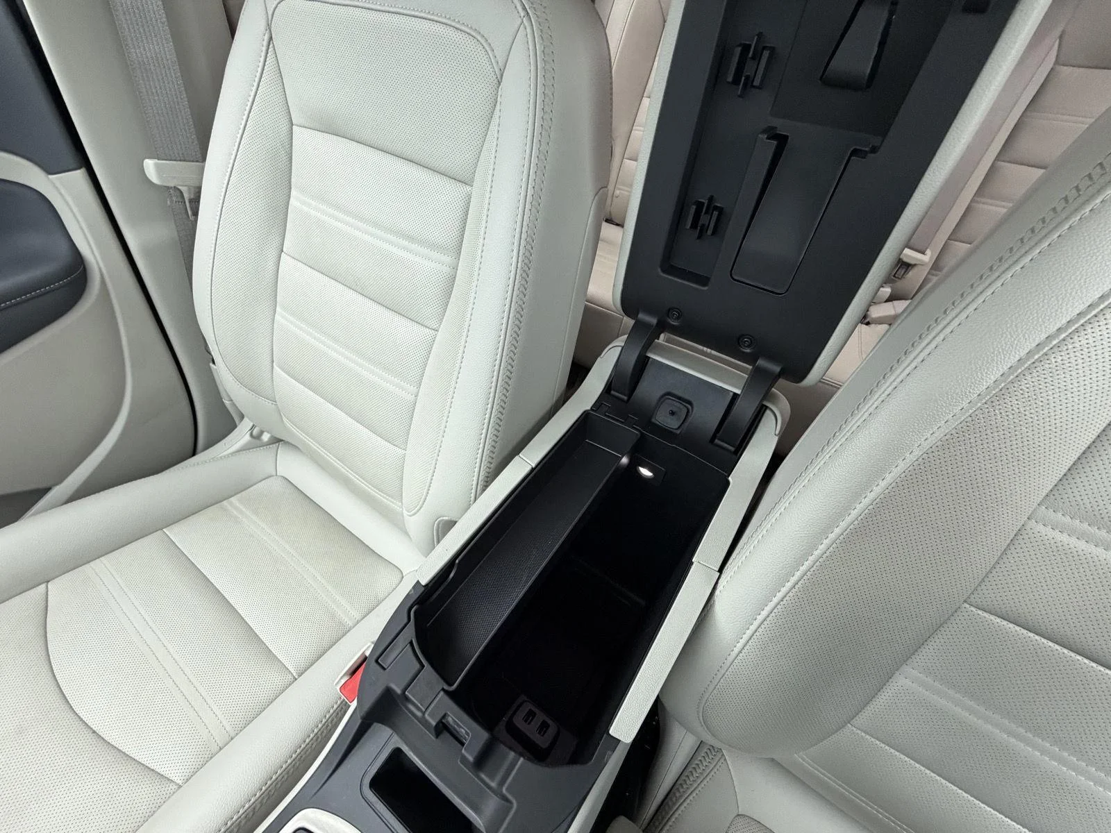 Used 2024 Summit White GMC Denali image 14