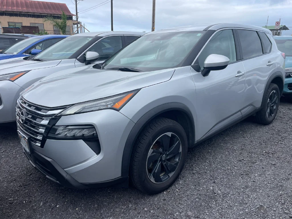Used 2024 Silver Nissan SV image 2