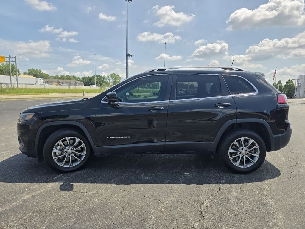 Used 2019 Black Jeep Latitude Plus image 10