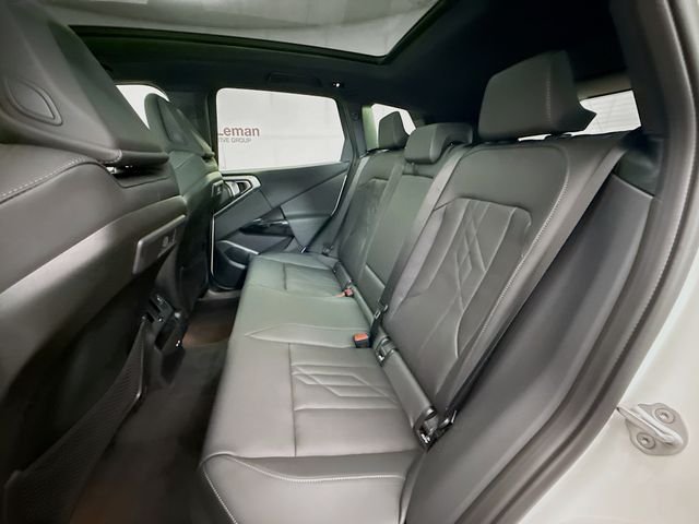 New 2026 Alpine White BMW 30 xDrive image 23