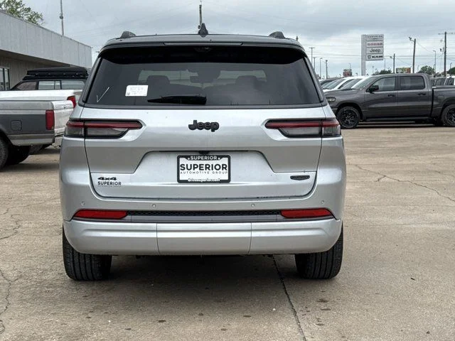 New 2026 Silver Zynith Exterior Paint Jeep Summit image 4