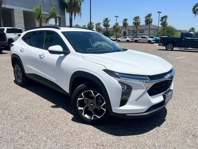 Used 2025 White Chevrolet LT image 1