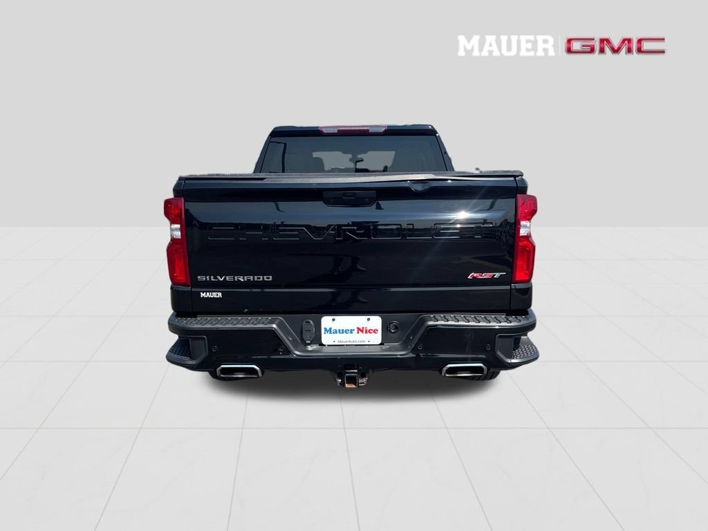 Certified Used 2022 BLACK Chevrolet RST image 5