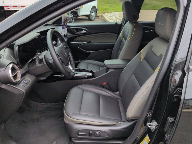 Used 2024 Mosaic Black Metallic Chevrolet ACTIV image 20