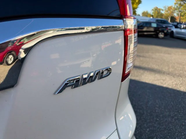 Used 2016 White Diamond Pearl Honda EX-L image 8