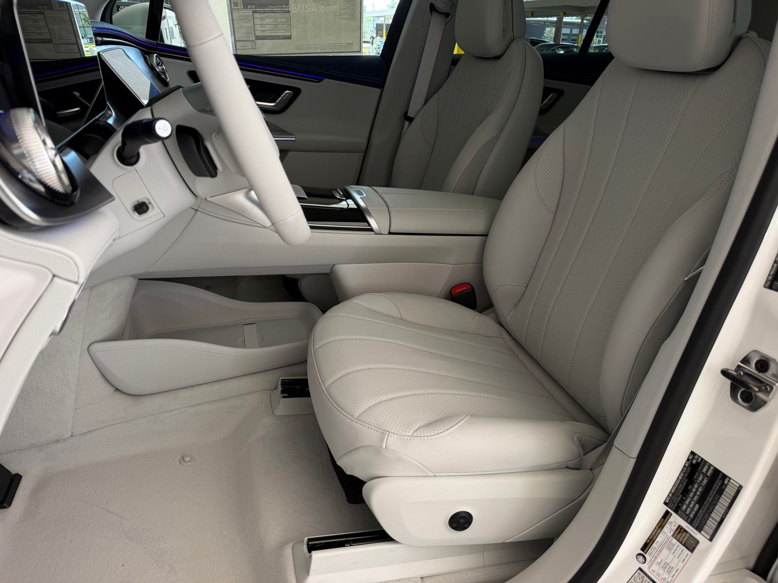 New 2027 Polar White Mercedes-Benz EQE 320+ image 14