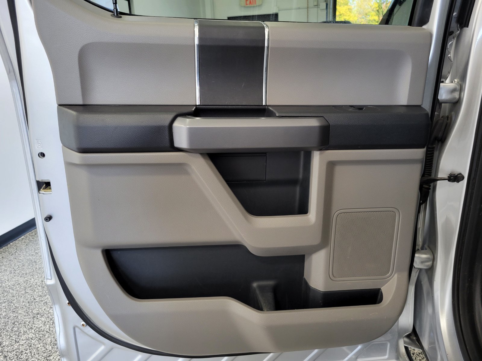 Used 2015 Silver Ford XLT image 23