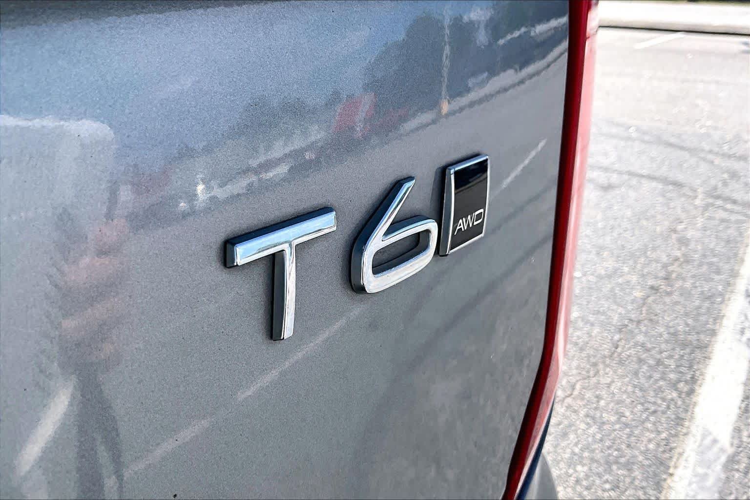 Used 2016 Bright Silver Metallic Volvo T6 Momentum image 31