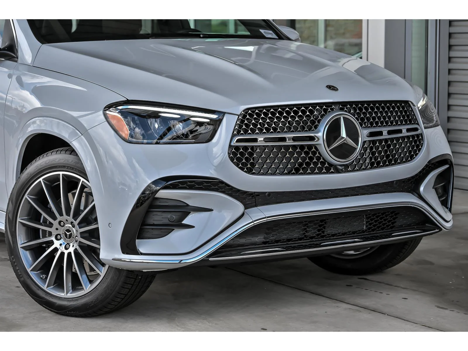 New 2026 MANUFAKTUR Moonlight White Metallic Mercedes-Benz GLE 350 image 20