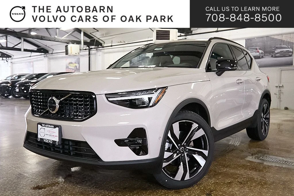 2026 Volvo XC40 B5 Ultra Dark AWD's photo