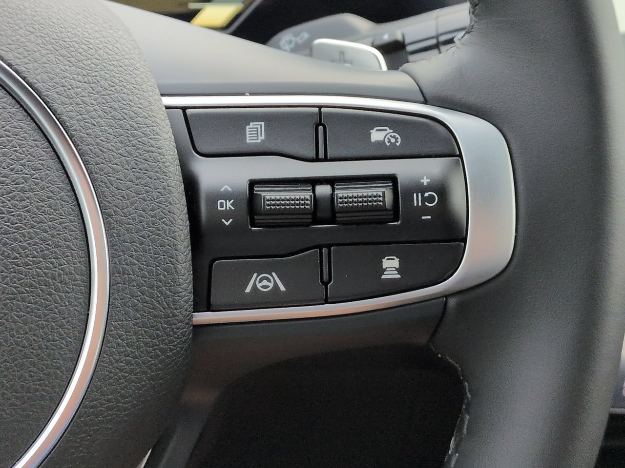 New 2027 Wolf Gray Kia GT image 30