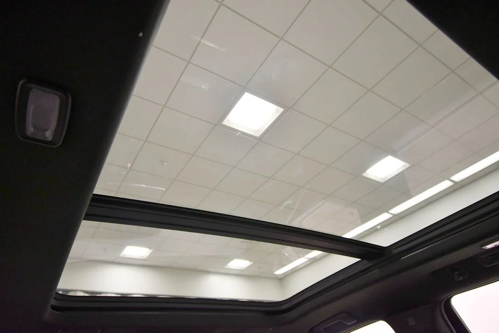 Used 2023  Cadillac Sport image 17