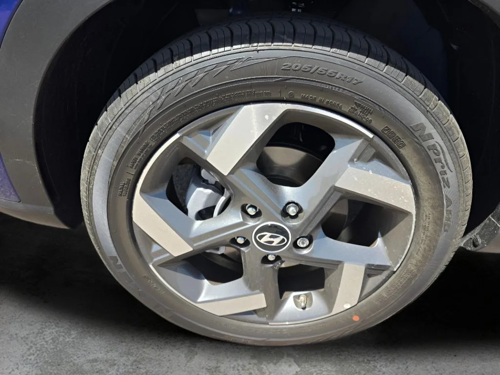 Used 2025 Intense Blue Hyundai Limited image 29