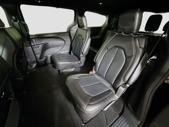 Used 2025 Black Chrysler Select image 22