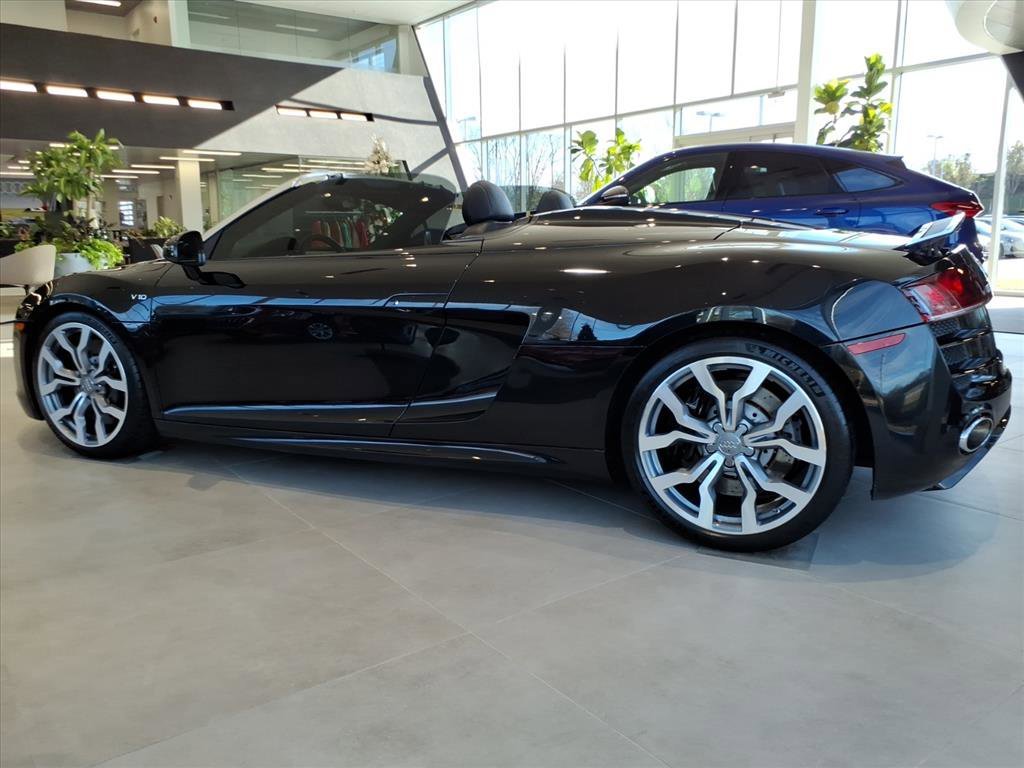 Used 2011 Phantom Black Pearl Effect/Black Roof Audi 5.2L image 5
