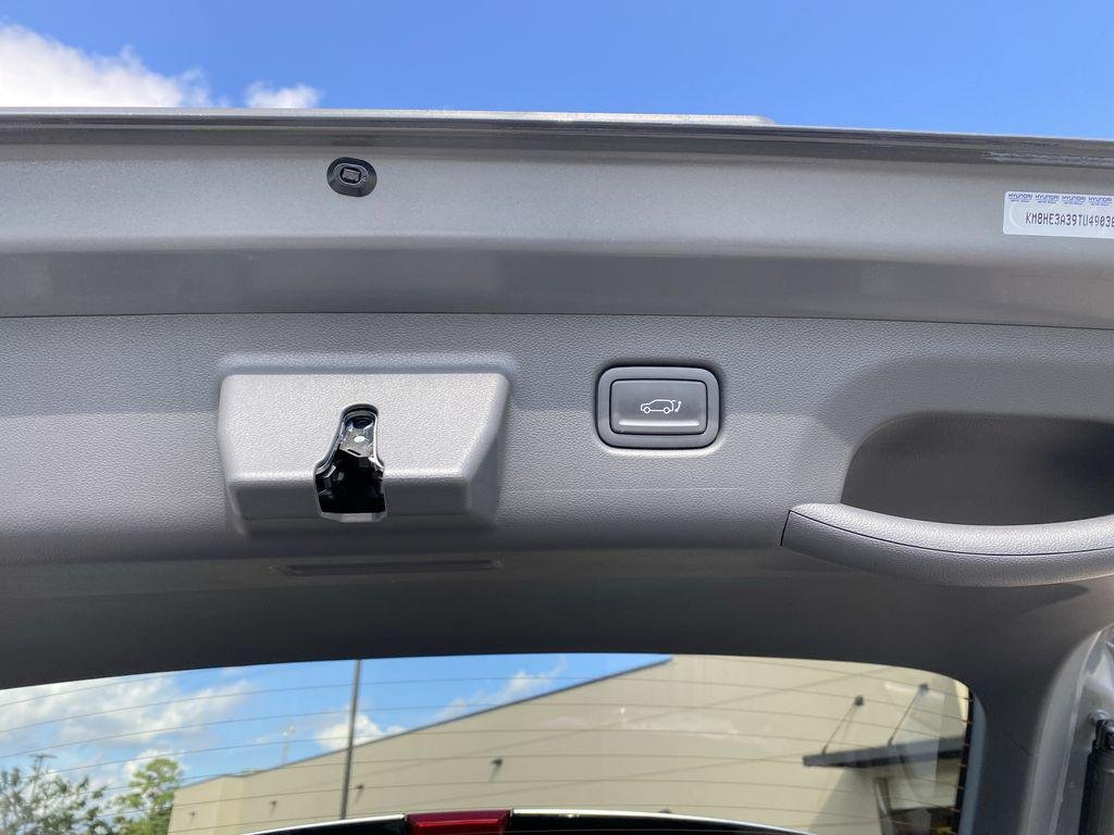 New 2026 Ecotronic Gray Pearl Hyundai Limited FWD image 32