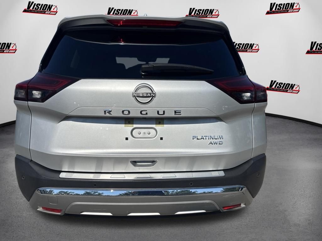 Used 2023 Silver Nissan Platinum image 6