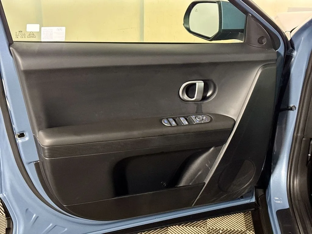 Used 2024 Blue Hyundai SEL image 10
