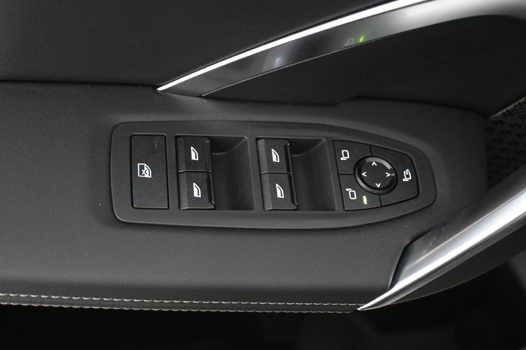 Used 2026 Black BMW xDrive28i image 30