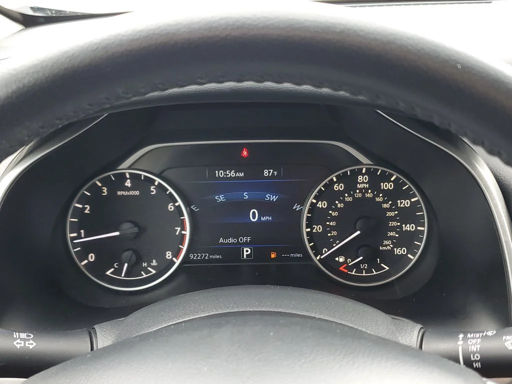 Used 2017 Silver Nissan SV image 28