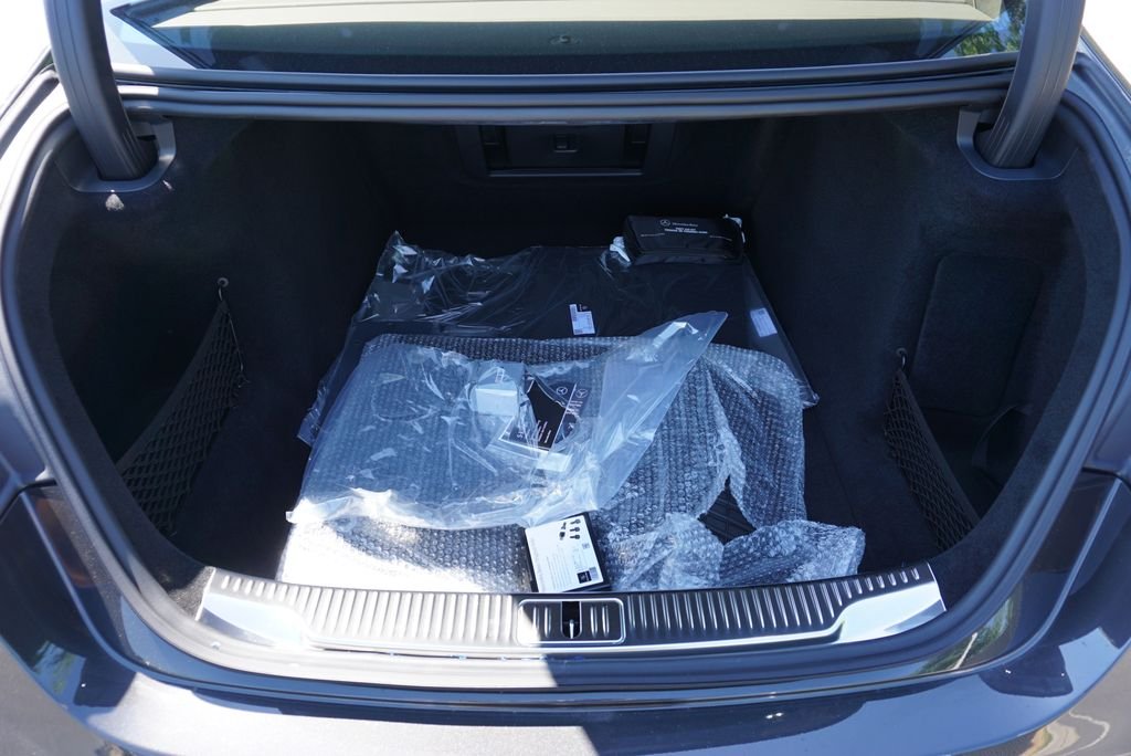 New 2026 Graphite Grey Metallic Mercedes-Benz S 580 image 19