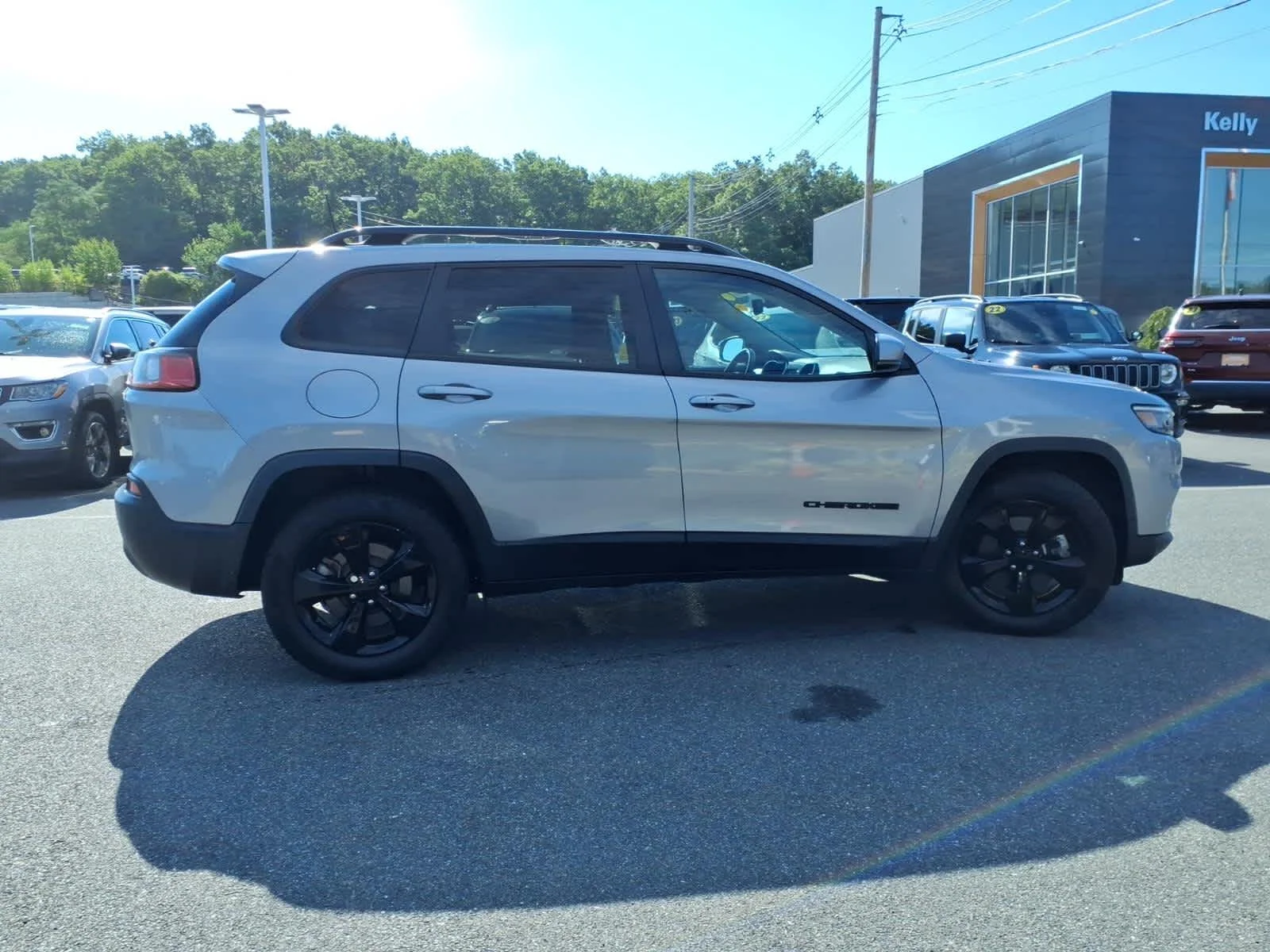 Certified Used 2021 Billet Silver Metallic Clear Coat Jeep Altitude image 6