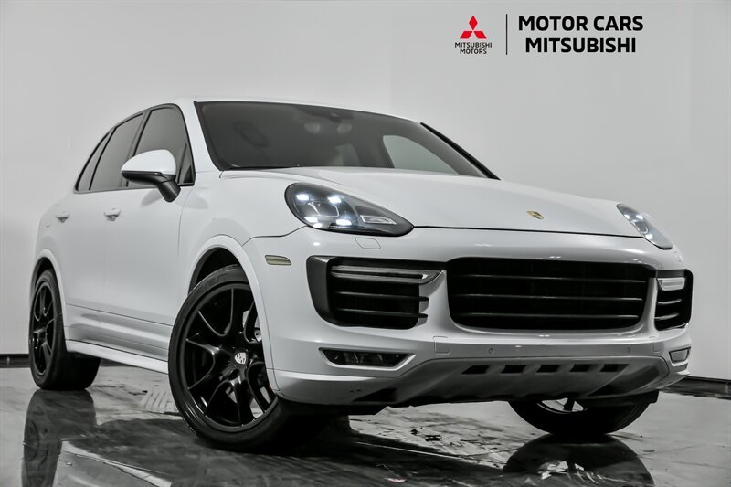 2016 Porsche Cayenne GTS
