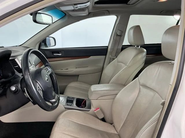 Used 2014 White Subaru 2.5i image 10