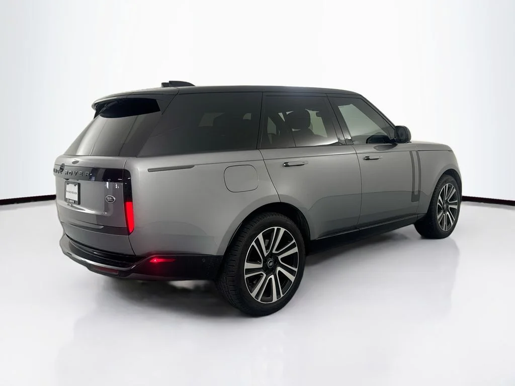 Certified Used 2023 Eiger Grey Metallic Land Rover SE image 5