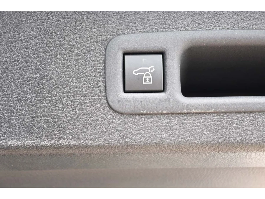 New 2025 WHITE Toyota XLE Mobility Handicap Van image 26