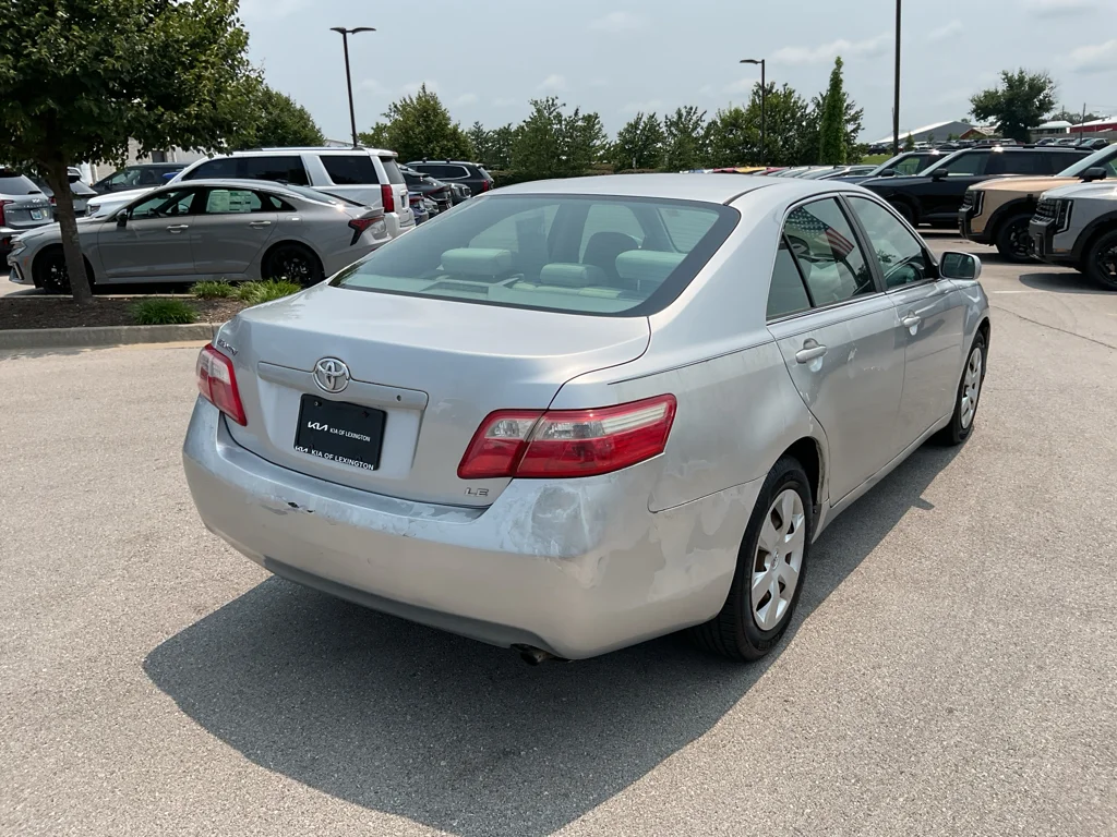 Used 2007 Titanium Metallic Toyota LE image 8