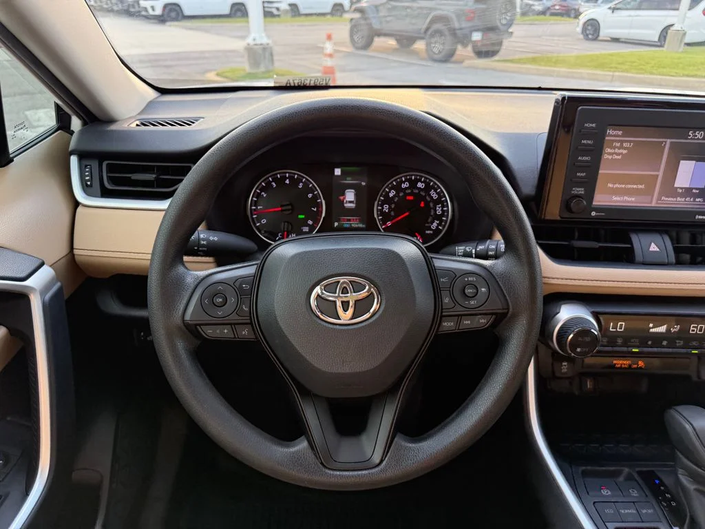 Used 2022 White Toyota XLE image 9