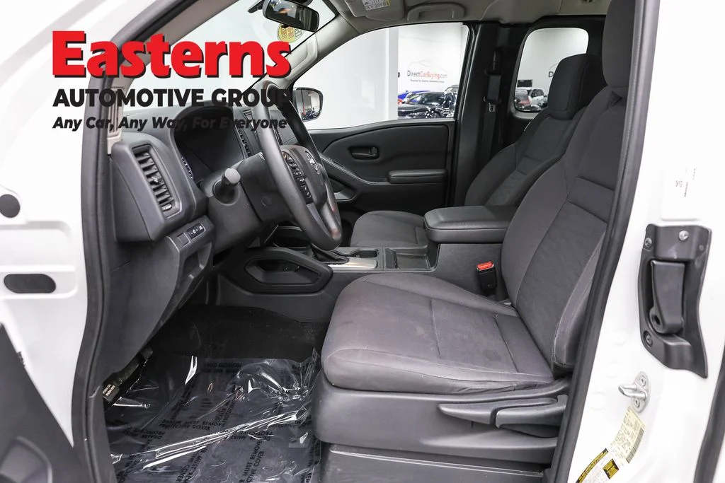 Used 2022 White Nissan S image 13