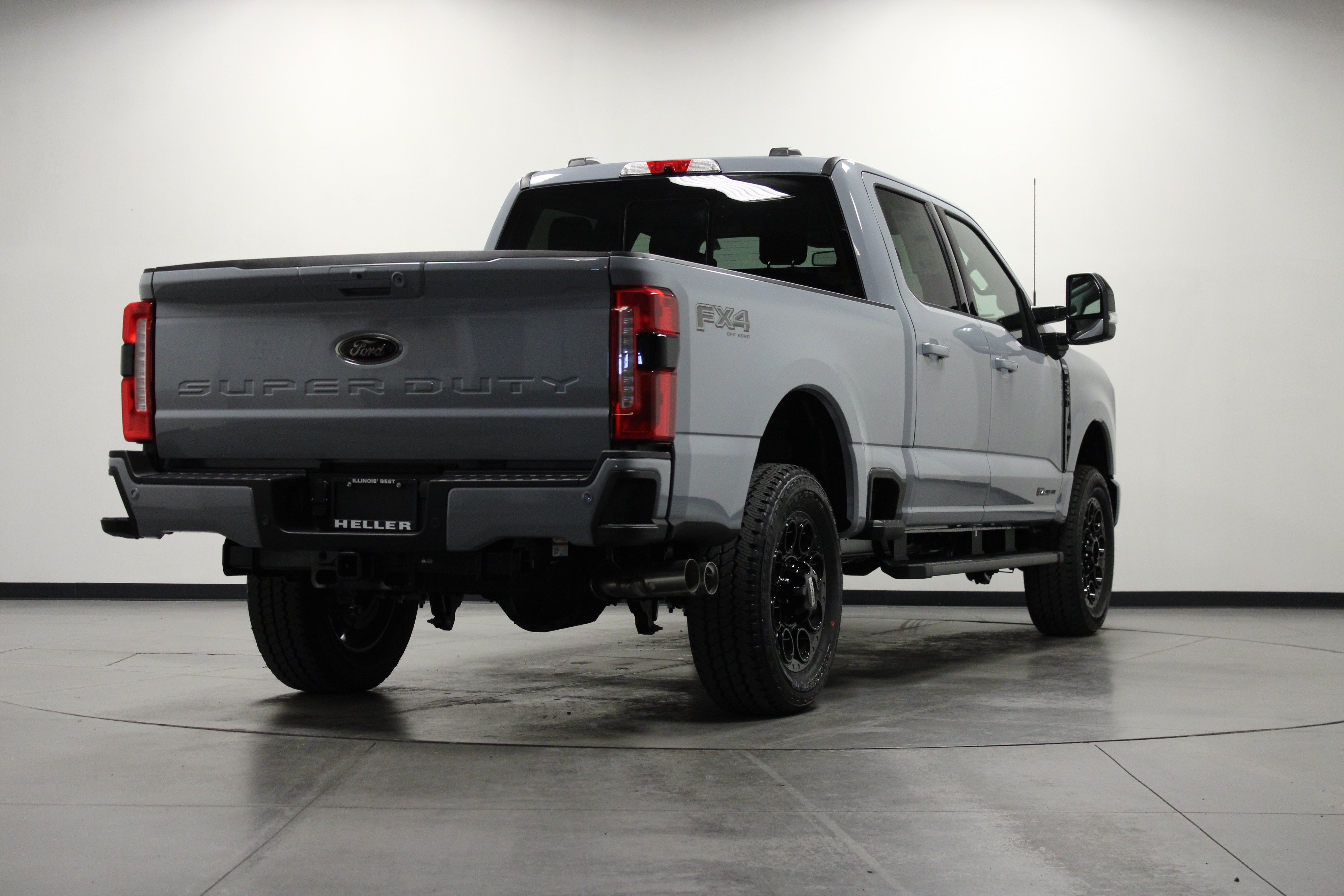 New 2026 Glacier Gray Metallic Tri-Coat Ford LARIAT image 4