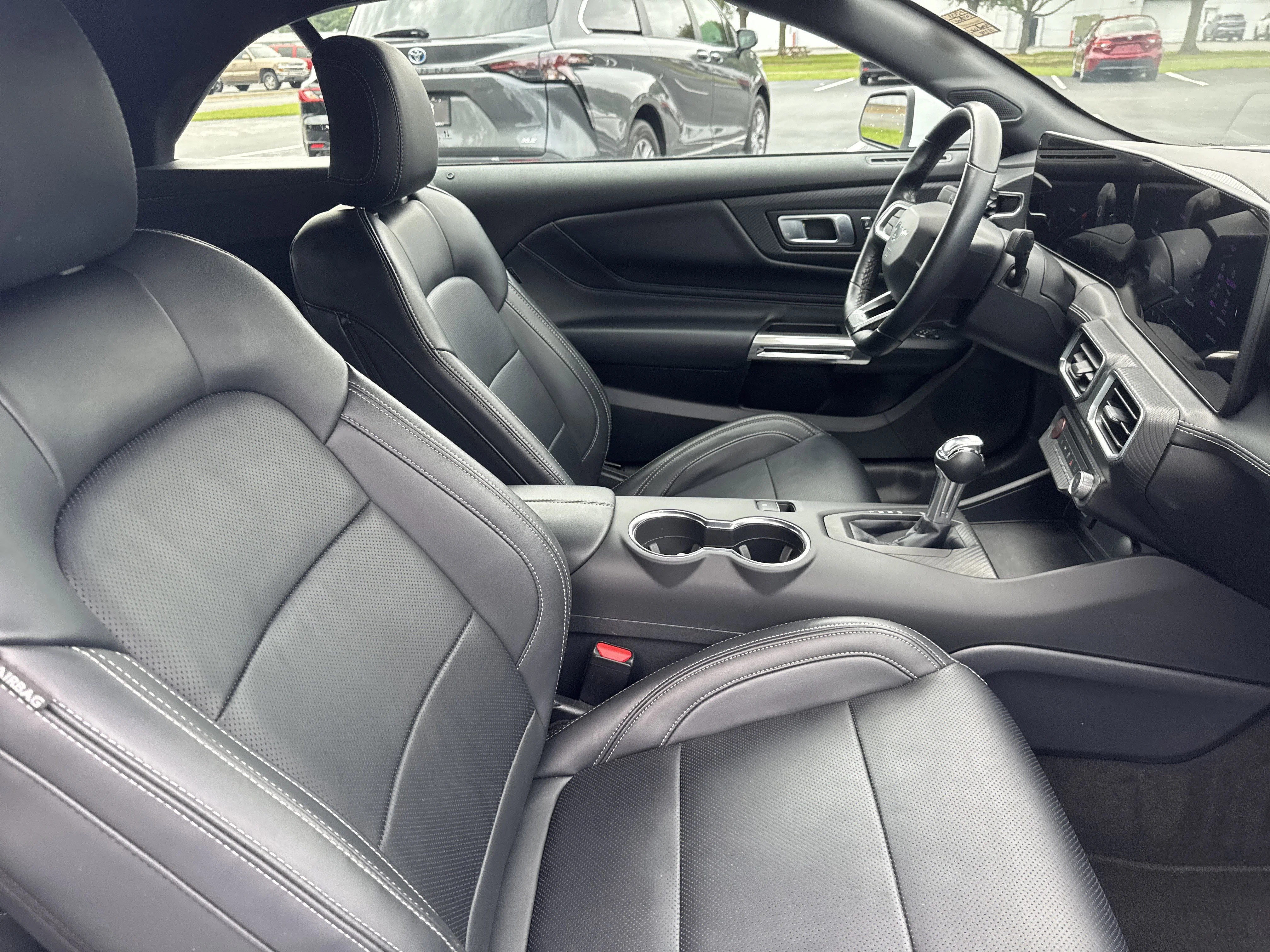 Used 2025 Oxford White Ford EcoBoost Premium image 21