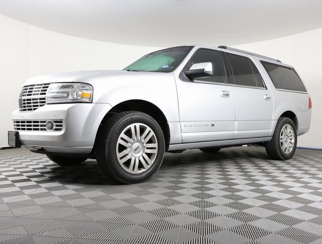 2013 Lincoln Navigator Base