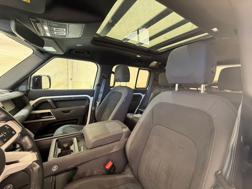 Used 2022 Fuji White Land Rover S image 17