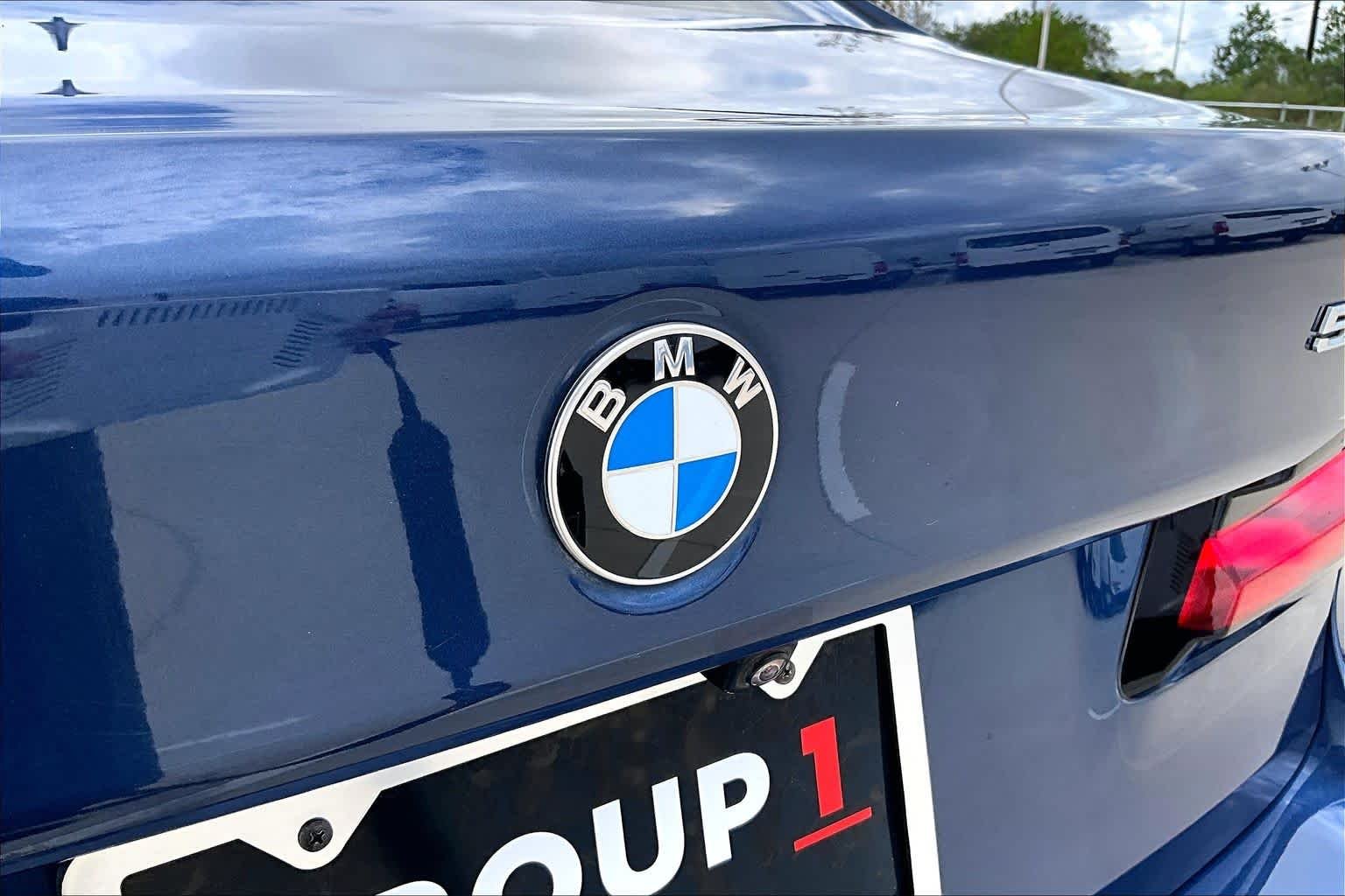 Used 2023 Phytonic Blue Metallic BMW 530i image 10
