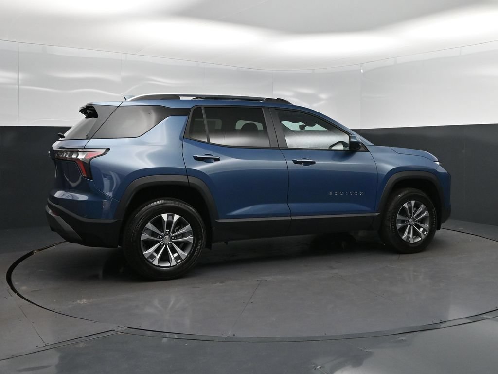 2027 Chevrolet Equinox LT - Photo 8