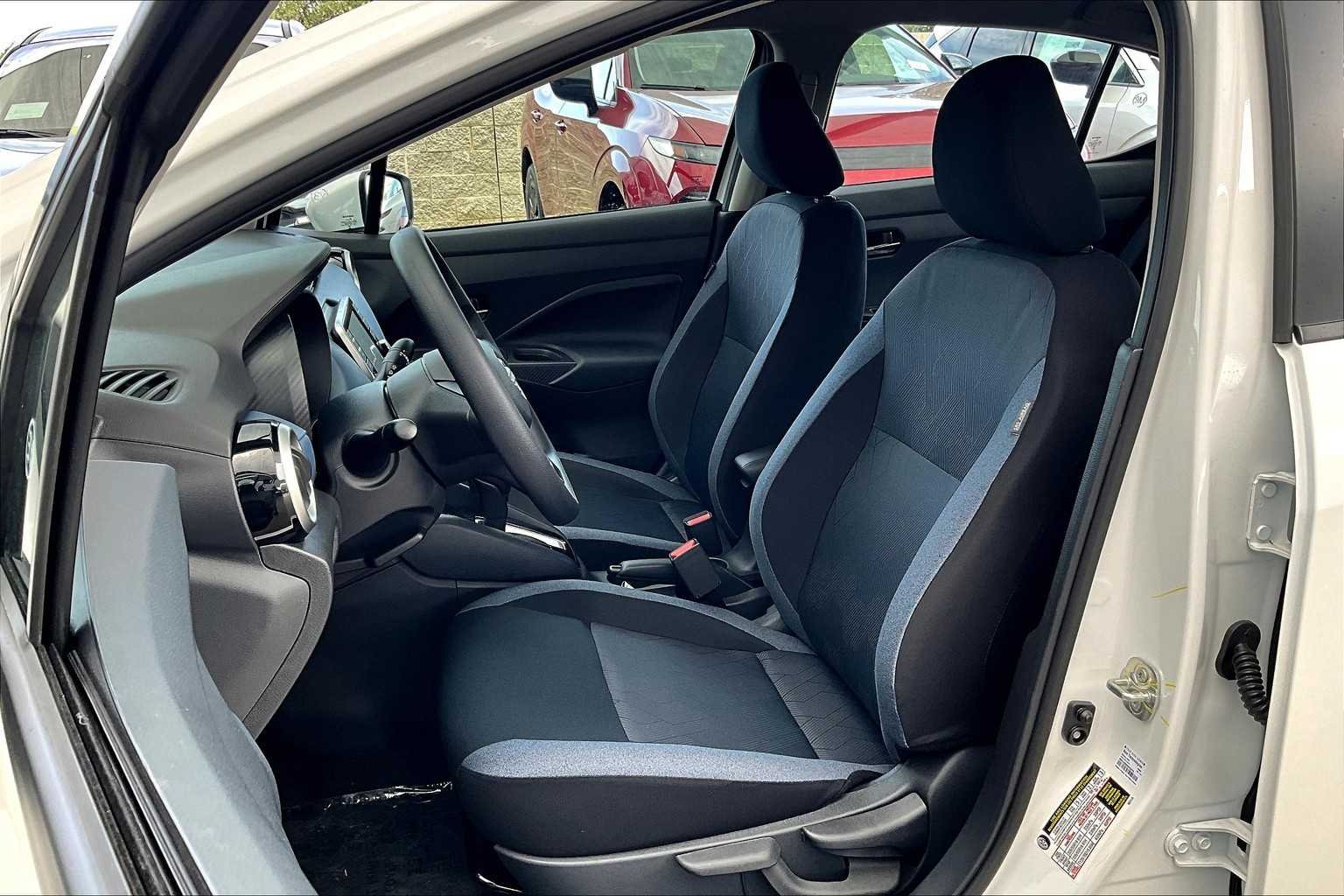 2025 Nissan Versa Sedan SV - Photo 15