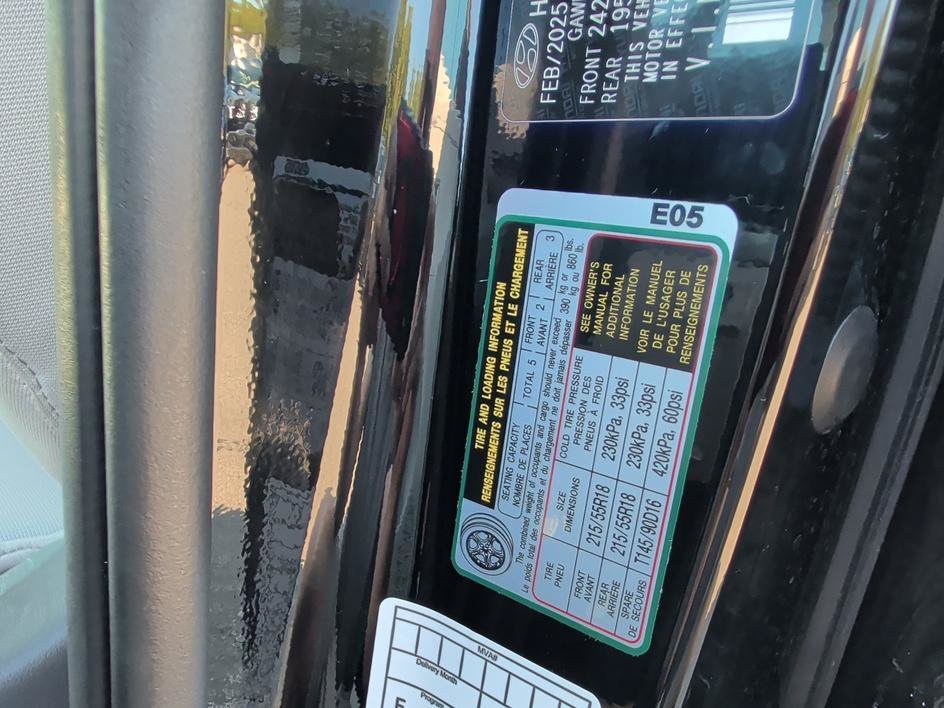 Used 2025 Abyss Black Pearl Hyundai SEL image 31