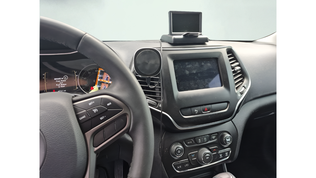Used 2020 Velvet Jeep Latitude Plus image 13