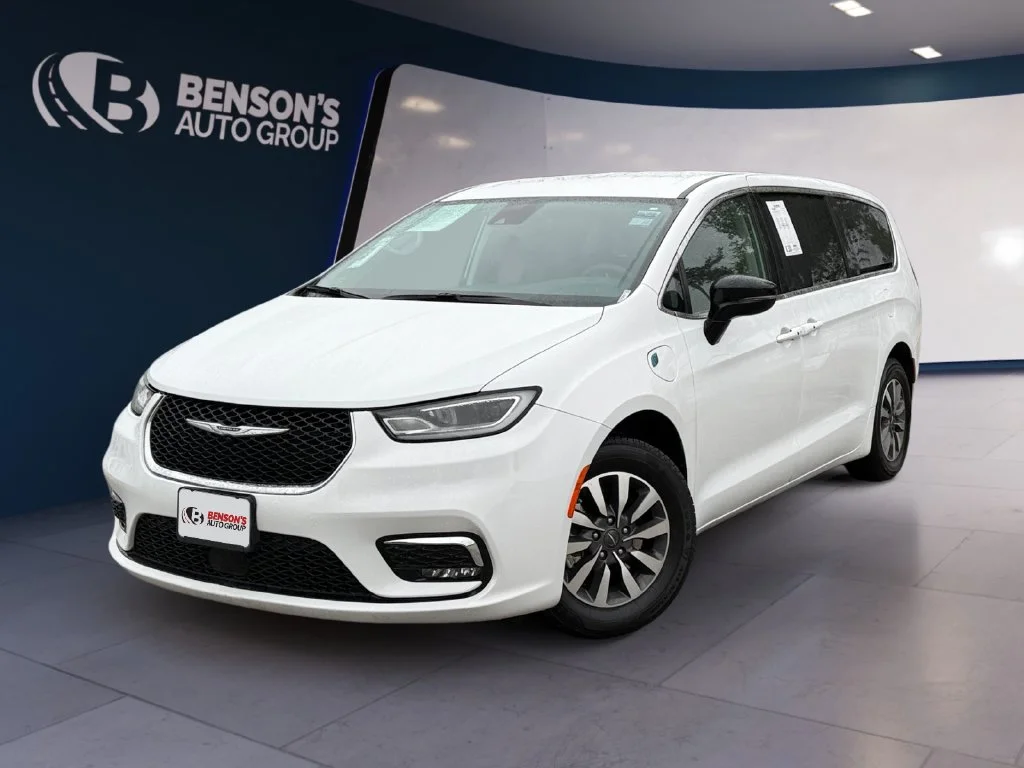 2024 Chrysler Pacifica PHEV