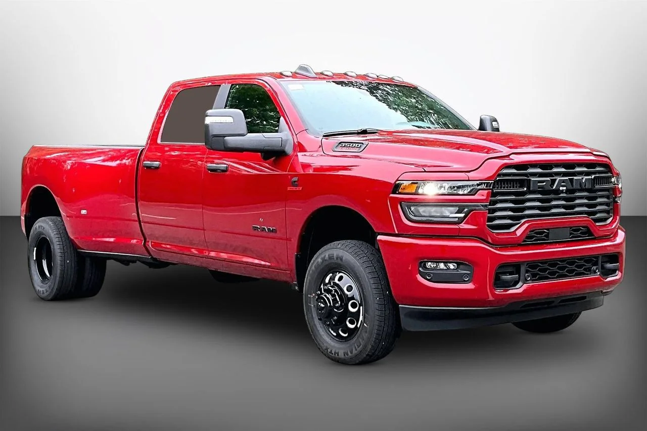 New 2026 Molten Red Pearl-Coat Exterior Paint RAM Big Horn image 2